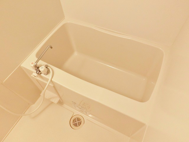 バス・シャワールーム　清潔感のある浴室