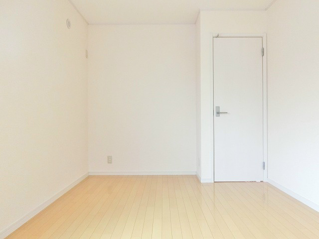 その他部屋・スペース　リビングから独立した洋室6.2帖