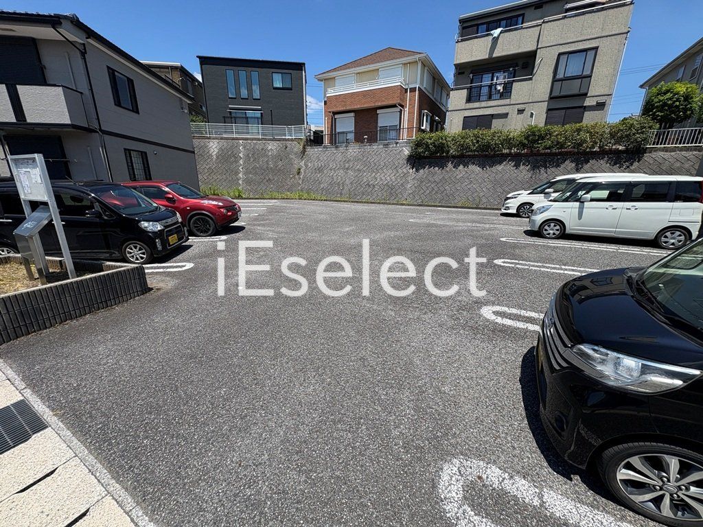 駐車場　駐車場の空きは随時、空き確認いたします。