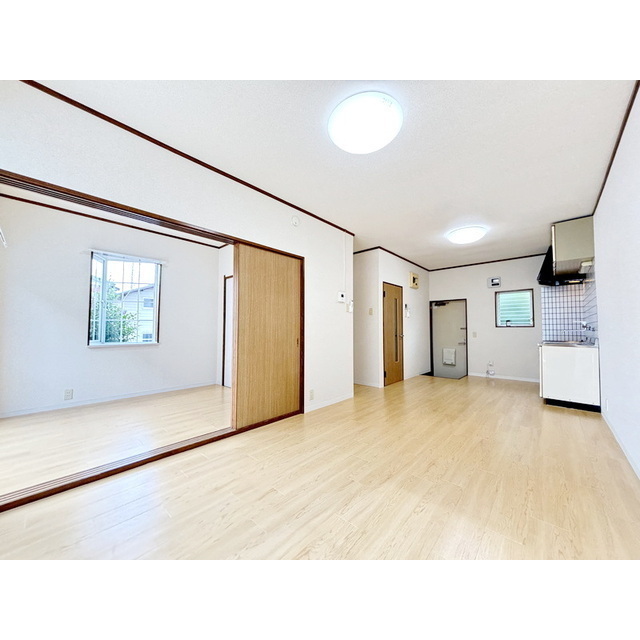 居室・リビング　奥行のある広々としたリビング☆