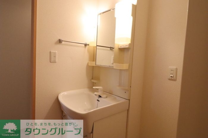 洗面設備　嬉しい独立洗面台。
