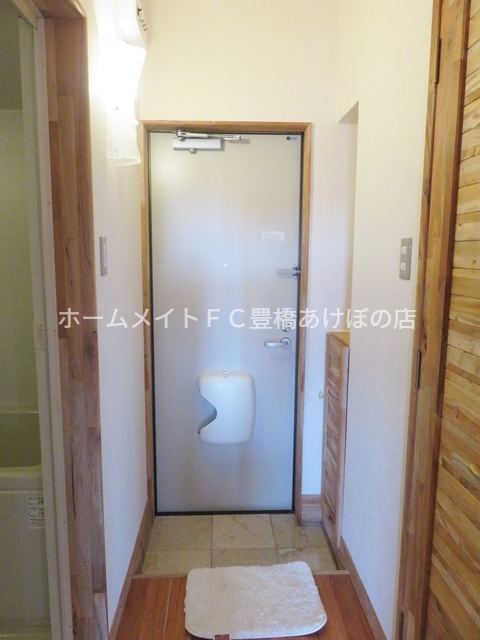 玄関　同型別部屋写真
