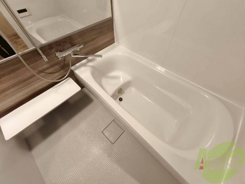 バス・シャワールーム　お風呂になります。一日の疲れを癒してくださいね。