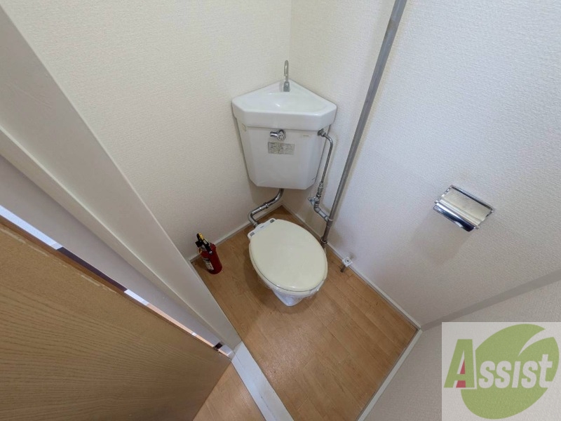 トイレ　こちらはトイレです。清潔感があり、安心して使用できます。