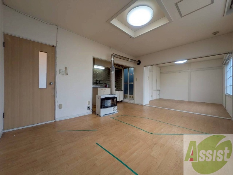 居室・リビング　広くてキレイなお部屋が広がっていて、充実した生活が送れそう。