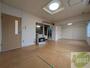 居室・リビング　広くてキレイなお部屋が広がっていて、充実した生活が送れそう。