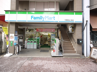 コンビニ　ファミリーマート 中徳烏丸二条店（コンビニ）まで181m