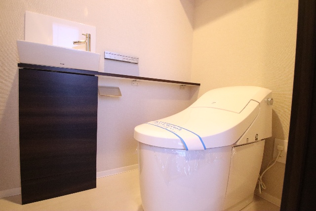 トイレ　※別室の参考写真の為、現況優先です。