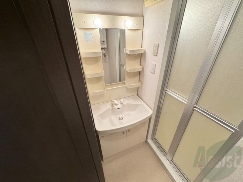 洗面設備　洗面台は独立していて使いやすそうですね。