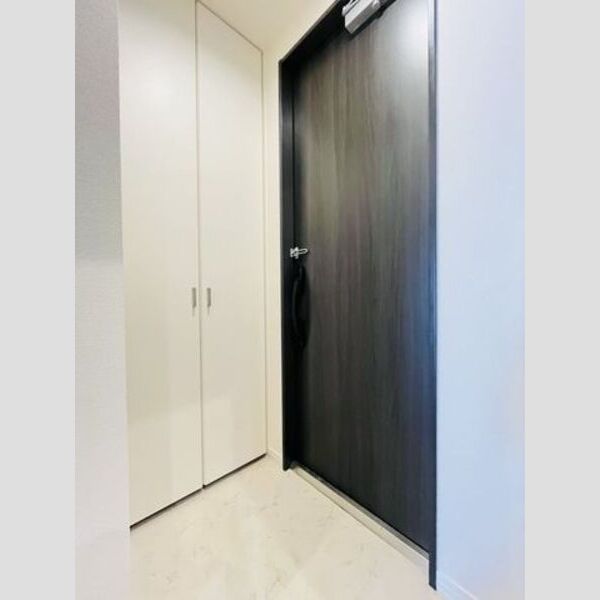 玄関　イオン徳川明倫ショッピングセンター 徒歩4分。 280m