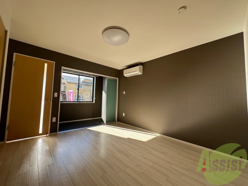 居室・リビング　１Ｋフロリーーングのお部屋の写真です！清潔感がありますね。