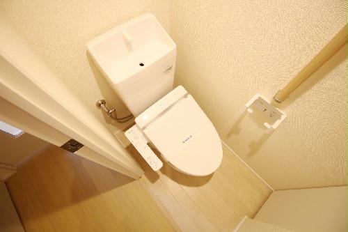 トイレ　温水洗浄便座付き！（※部屋により配置の反転有り）