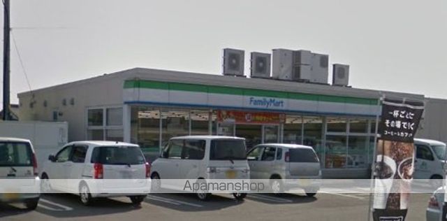 コンビニ　ファミリーマート（コンビニ）まで170m