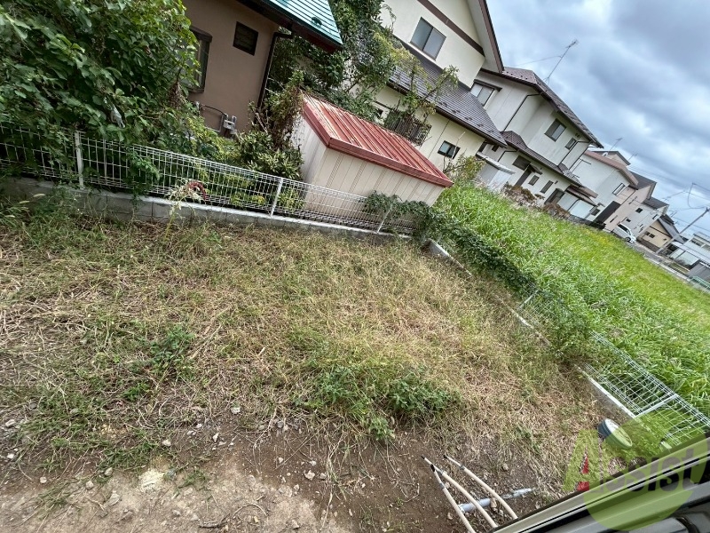 バルコニー　窓から見た眺望のお写真となっております。