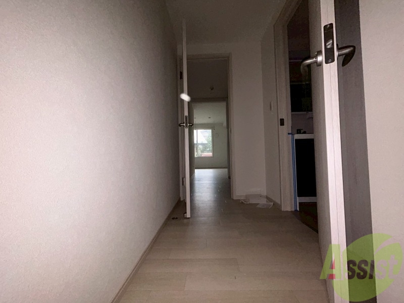 玄関　靴の着脱もしやすそうな玄関先となっております。