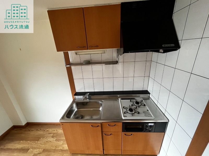キッチン　※写真は別号室です