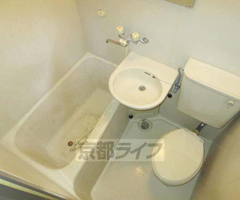 バス・シャワールーム　コンパクトなお風呂です