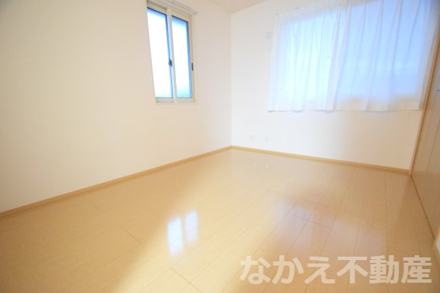 その他部屋・スペース　広くて明るい寝室