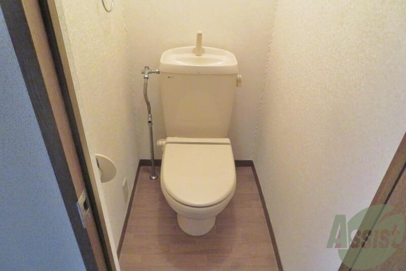 トイレ　トイレはほどよく広い感じで落ち着きますねー。