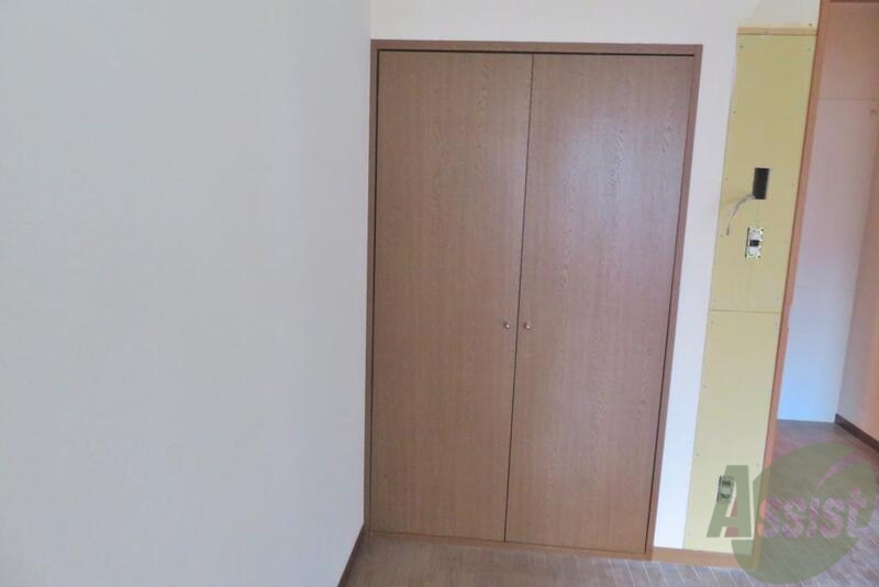 収納　収納は高さがあって大小問わずしまえそうですねー。