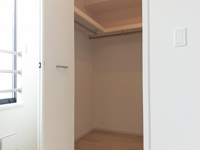 収納　ウォークインクローゼット