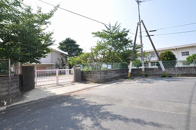小学校　北九州市立香月小学校（小学校）まで623m