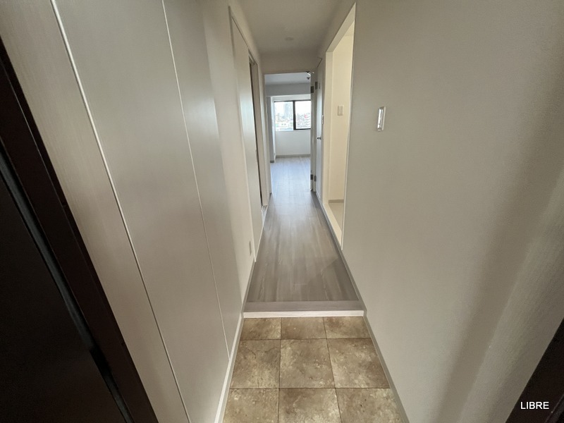 玄関　玄関からの様子