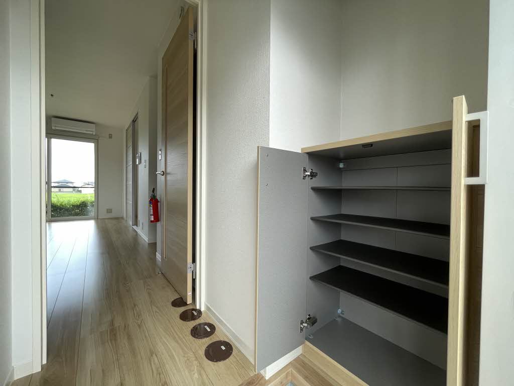 玄関　シューズボックス