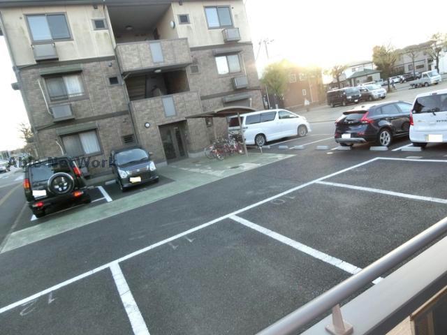 駐車場　駐車場