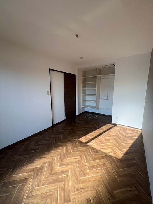 居室・リビング　同建物の別部屋の写真です。