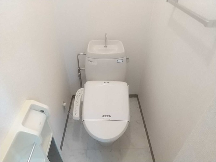 トイレ　同建物の別部屋の写真です。