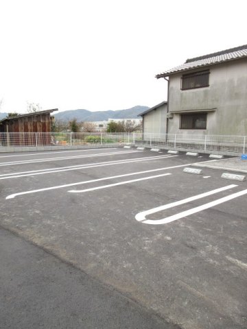 駐車場　駐車場完備です