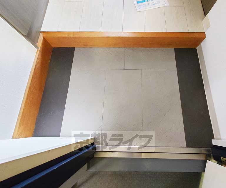 玄関　段差の少ない玄関です