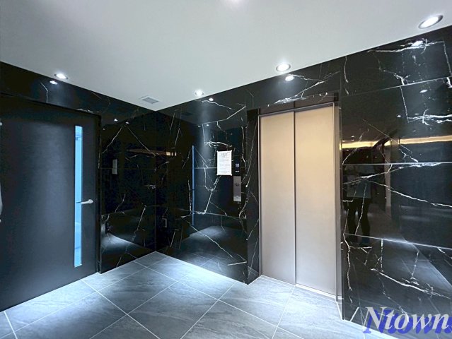 ロビー　落ち着いたロビーです