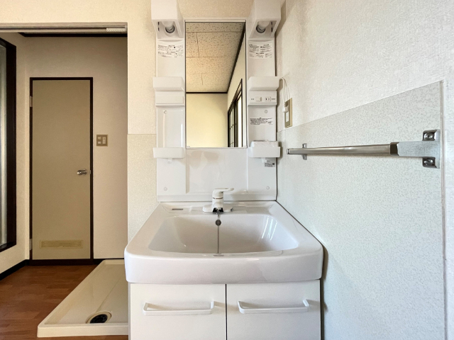 洗面設備　新品に入れ替えました