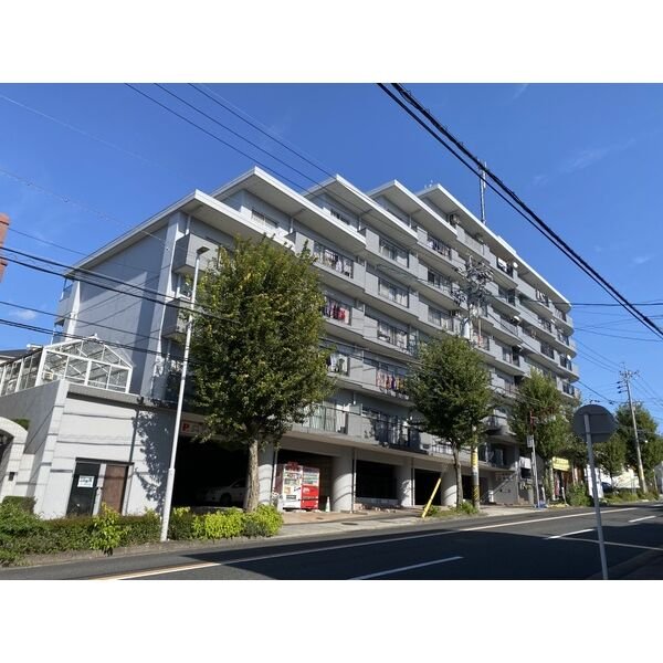 建物外観　日当たりのよい建物です