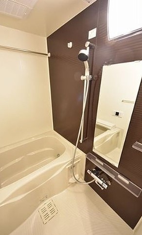 バス・シャワールーム　写真は同タイプ住居です。