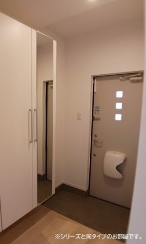 玄関　シンプルで使いやすい玄関です