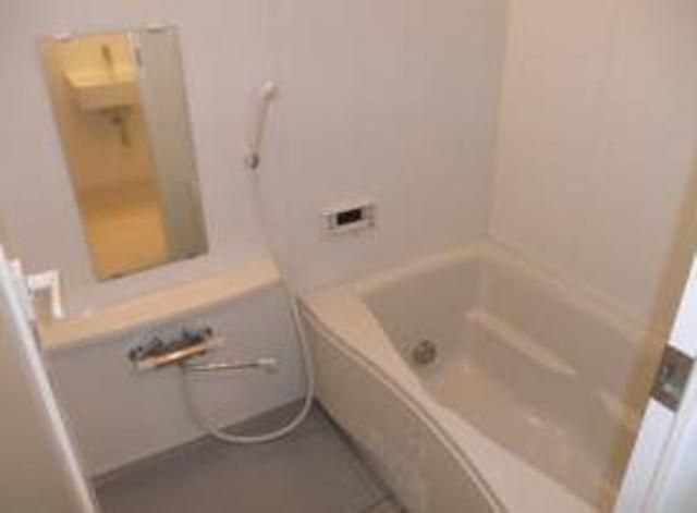 バス・シャワールーム　★追い焚き機能付きバス★