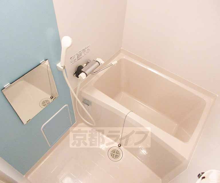 バス・シャワールーム　カラーパネルがいい感じです！