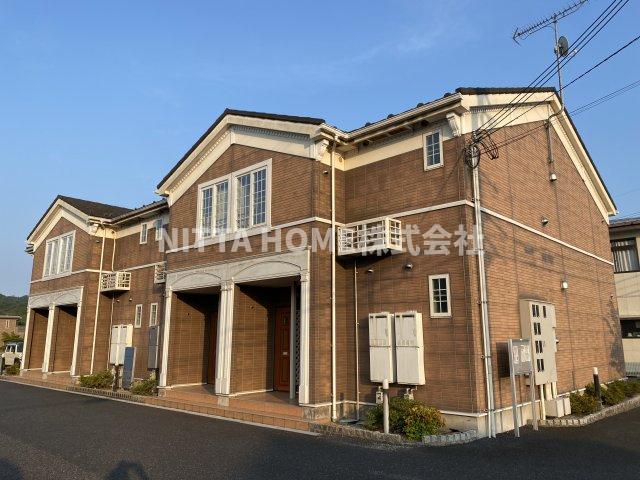 建物外観　峰山駅やコンビニ、スーパーなどが徒歩圏内◎