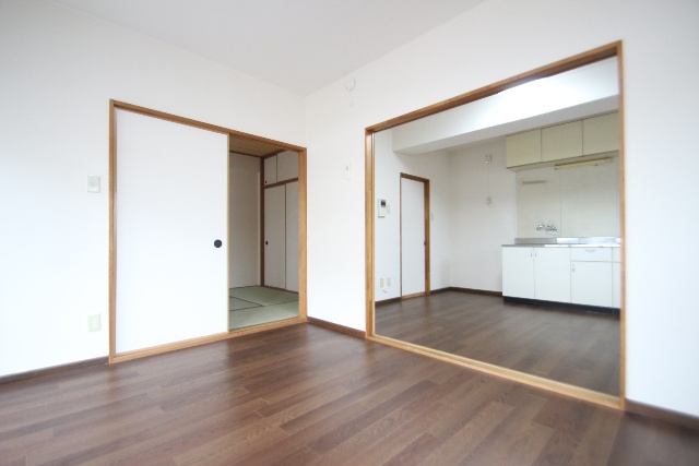 居室・リビング　※別室の参考写真の為、現況優先です。