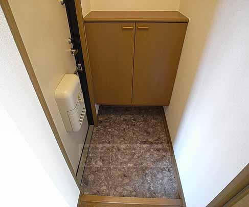 玄関　靴箱付き。玄関もすっきり！