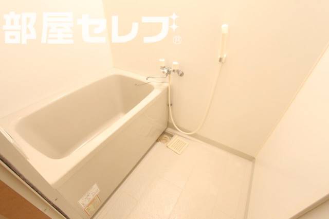 バス・シャワールーム　追いだき機能付きのお風呂