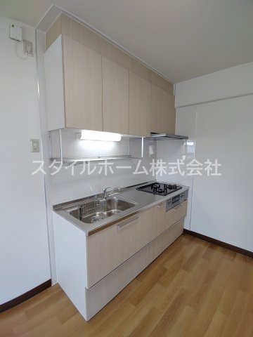 キッチン　コンパクトなキッチンで掃除もラクラク