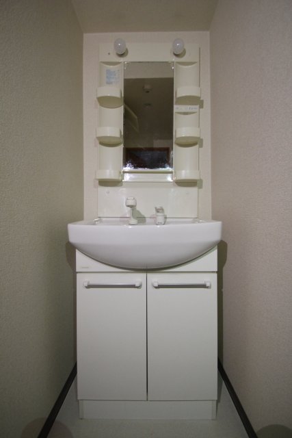 洗面設備　同物件、別号室のものです。