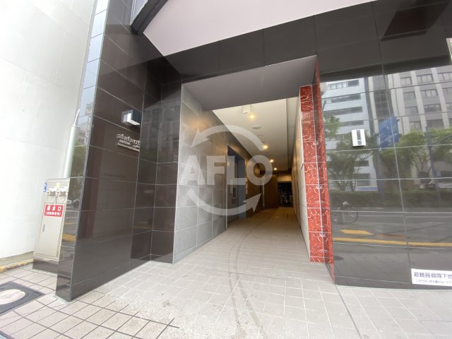 エントランス　セレニテ梅田ルフレ　エントランス