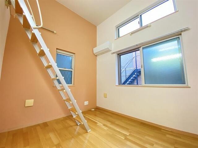 居室・リビング　?