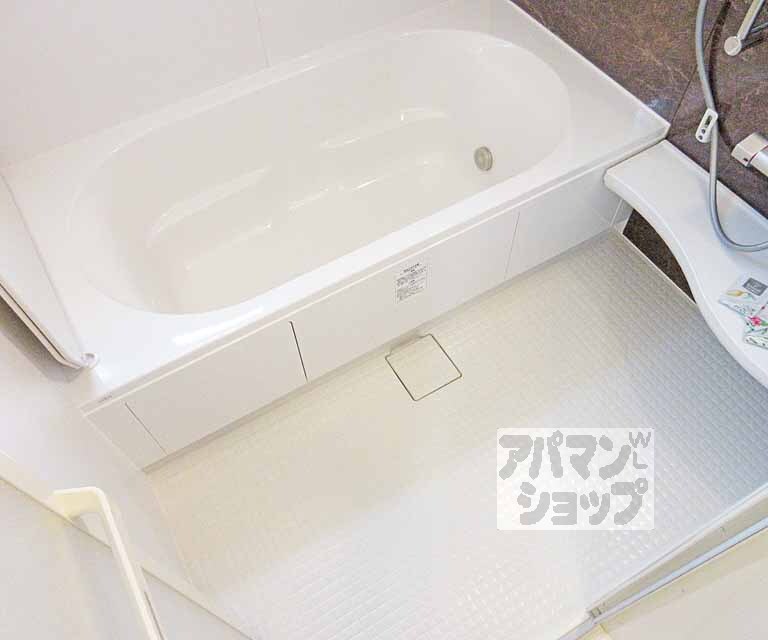 バス・シャワールーム　ゆったりとしたバスルームです！