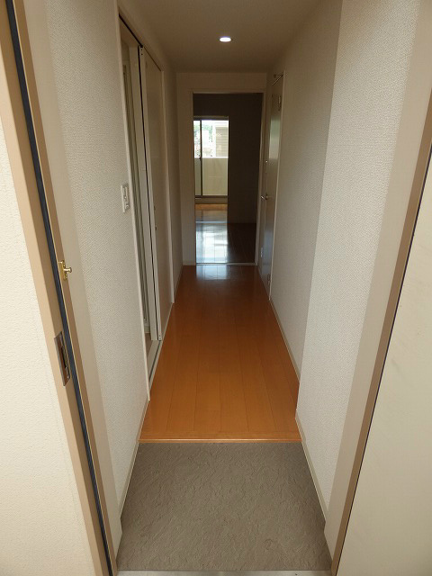 玄関　※同物件参考写真